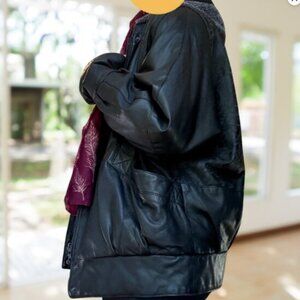 Vintage oversized leather bomber jacket | women’s size 10 | black